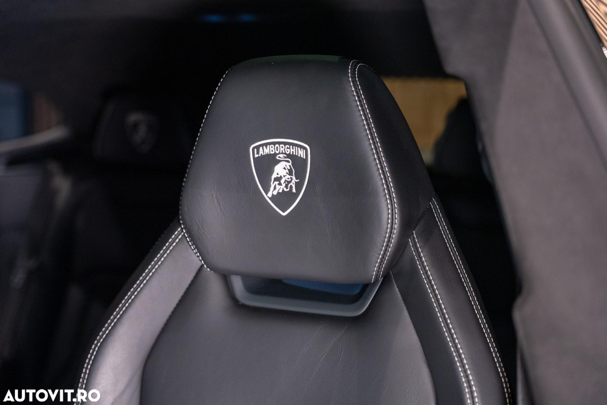 Lamborghini URUS - 36