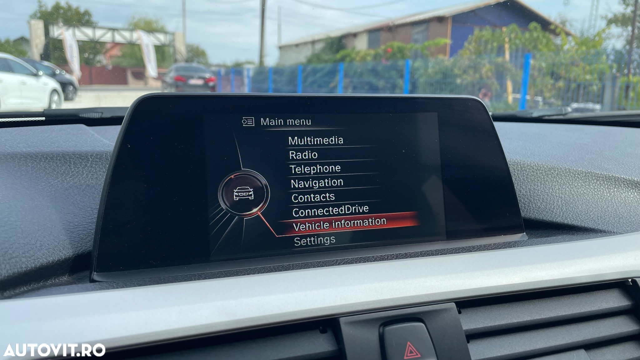 BMW Seria 3 318d Sport Line - 25