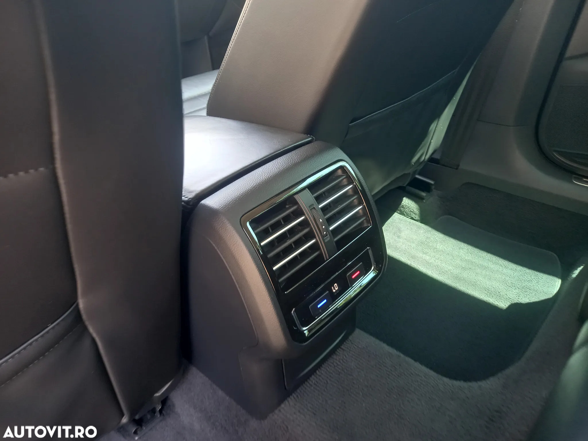 Volkswagen Passat Variant 2.0 TDI DSG 4Motion Highline - 10
