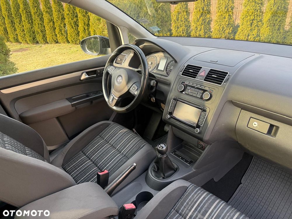 Volkswagen Touran 1.4 TSI Cross - 14