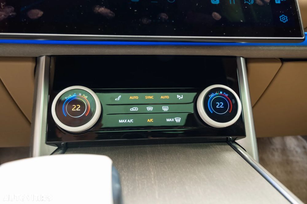 Land Rover Range Rover 4.4 V8 P530 LWB SV - 17