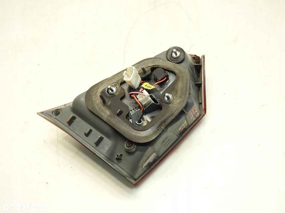 LAMPA KLAPY PRAWY TYŁ HYUNDAI I40 KOMBI 924043Z000 - 3