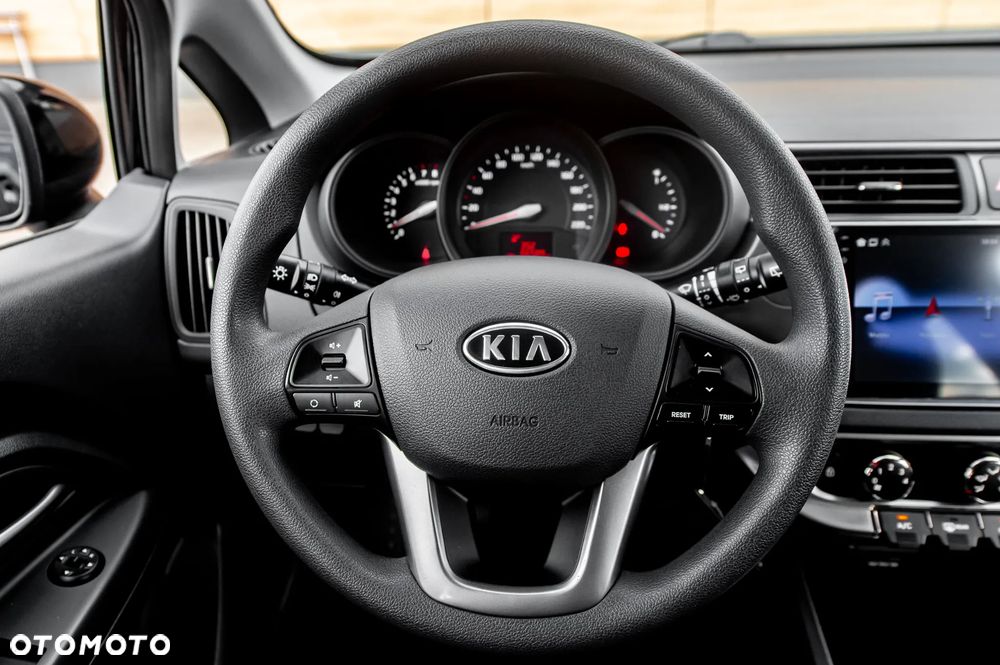Kia Rio 1.2 Dream Team Edition - 8