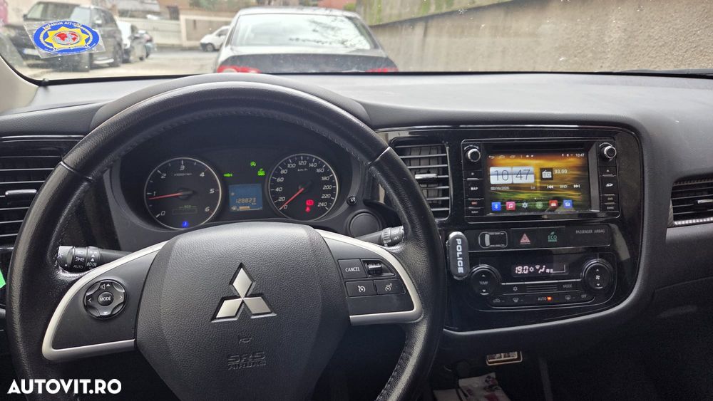 Mitsubishi Outlander 2.2 DI-D M/T AS&G Invite+ S16 - 6