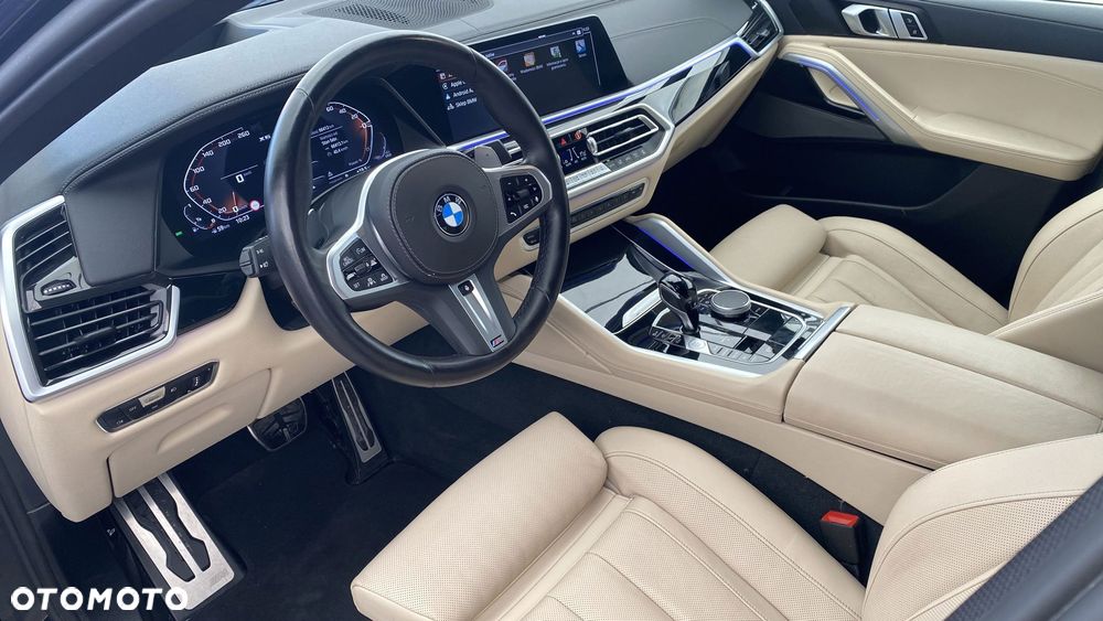 BMW X6 M50i - 10