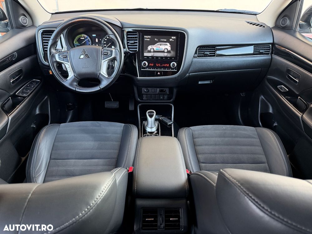 Mitsubishi Outlander - 36