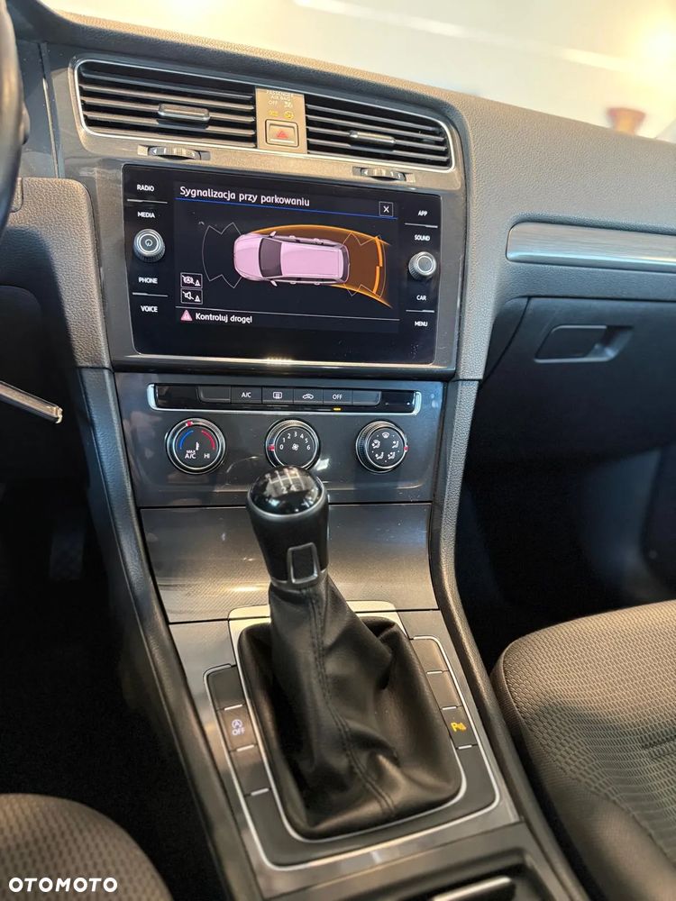 Volkswagen Golf VII 1.6 TDI BMT Comfortline - 13