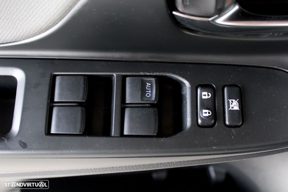 Toyota Yaris 1.5 HSD Comfort +P.Style+Navi - 16