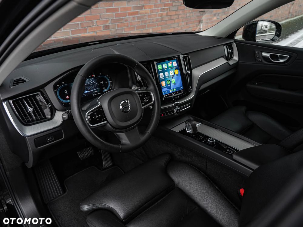Volvo XC 60 B4 B Plus Dark - 22