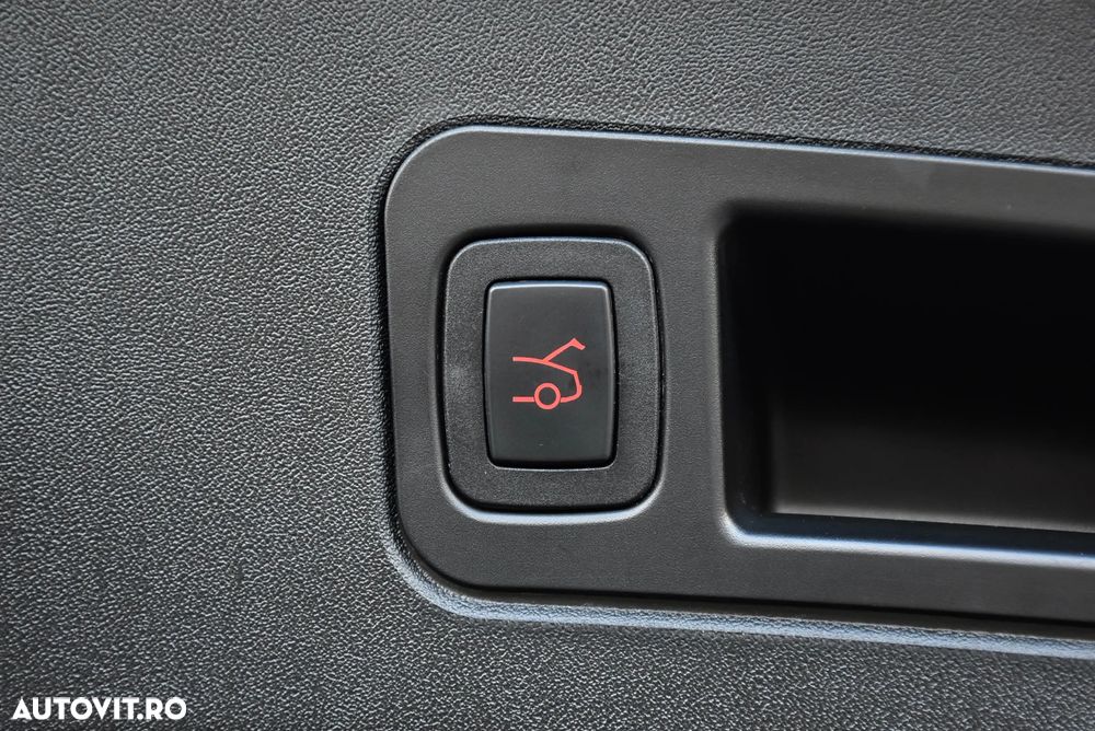 Tesla Model S - 23