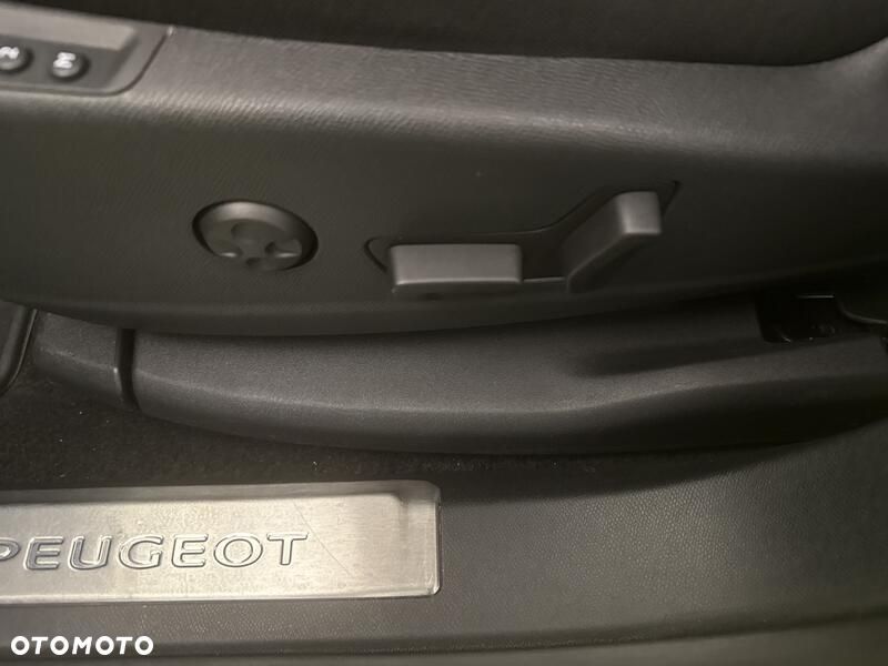 Peugeot 5008 - 17