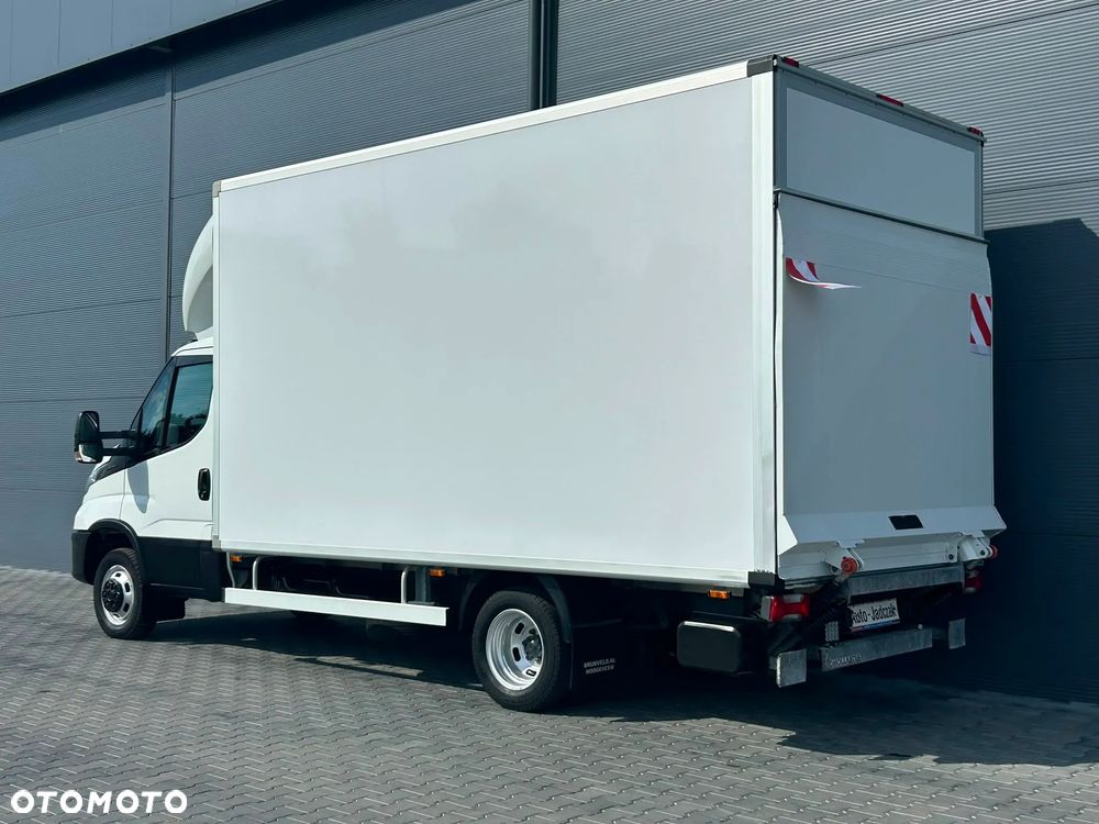 Iveco Daily 35C18 3.0 HPI Hi-Matic Kontener 9 palet + winda 1000kg + drzwi boczne **KLIMA**Serwis**Sprowadzony**2021R** - 3
