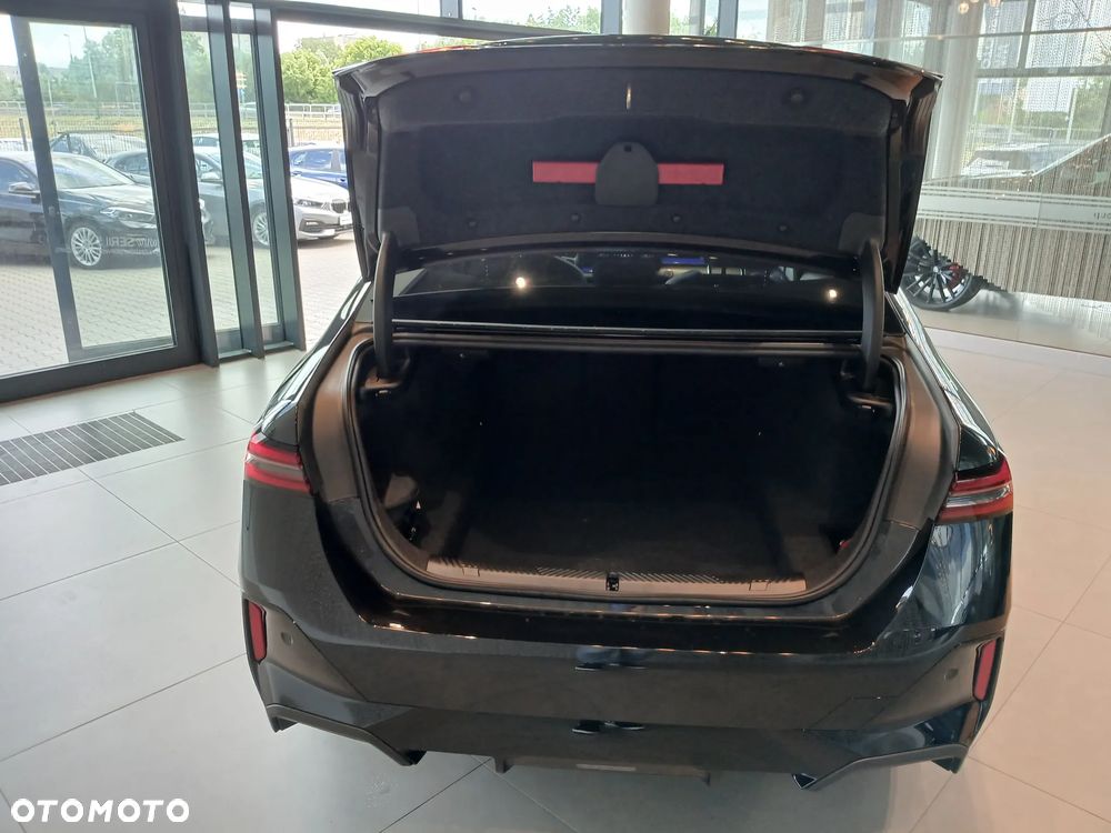 BMW Seria 5 520d mHEV - 34