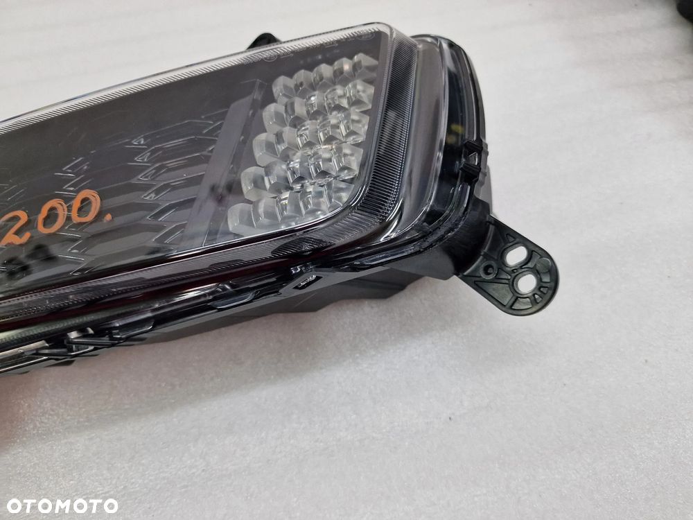 VW POLO VI 2G0 NOWY PRAWY ORYGINALNY VALEO HALOGEN LED DRL Z CIEMYM ŚRODKIEM , NR 2G0941622D / 2G0941622 D , NR AUKCJI H200 - 4