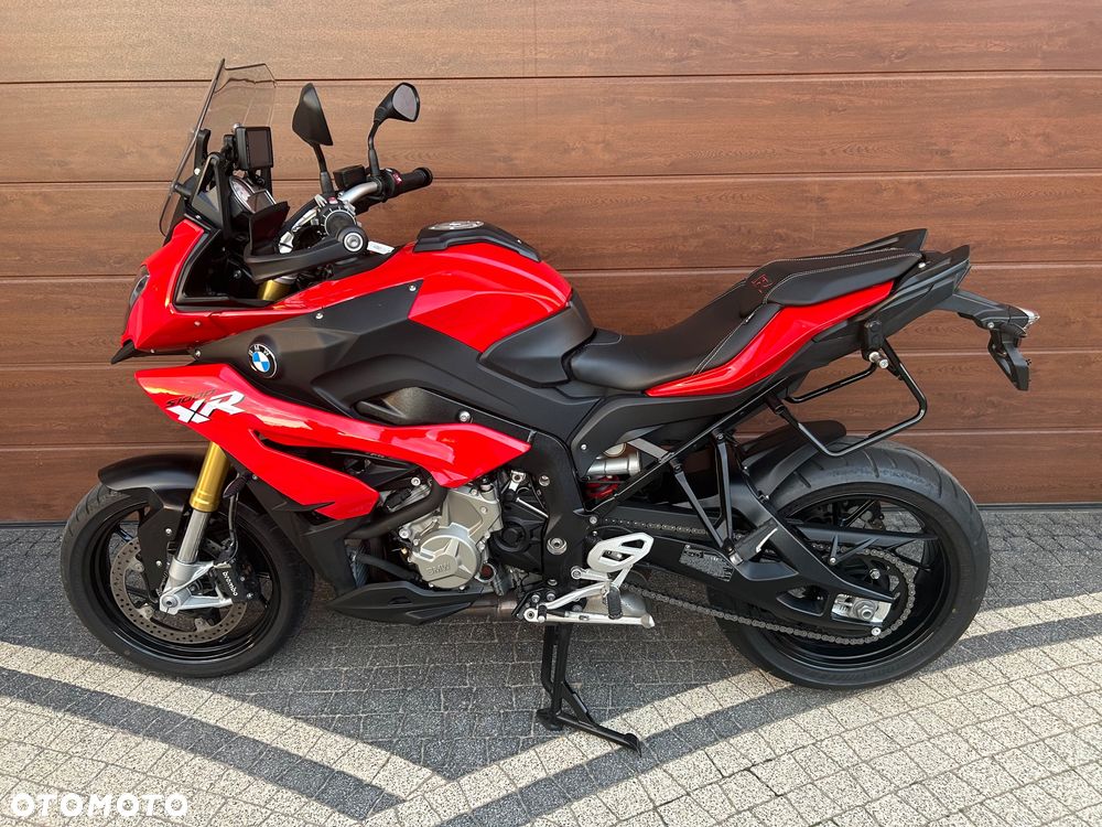 BMW XR - 18