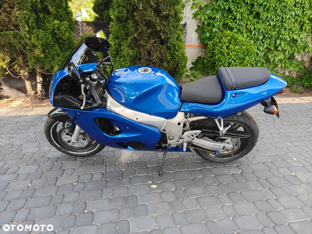 Suzuki GSX-R - 13