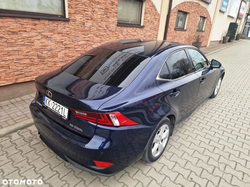 Lexus IS 300h Elegance - 9