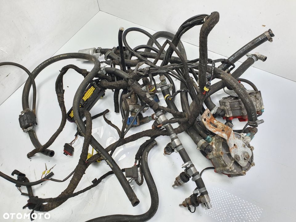 INSTALACJA LPG AUDI A8 D3 W12 STAG-300-6 12 CYLINDRÓW - 6