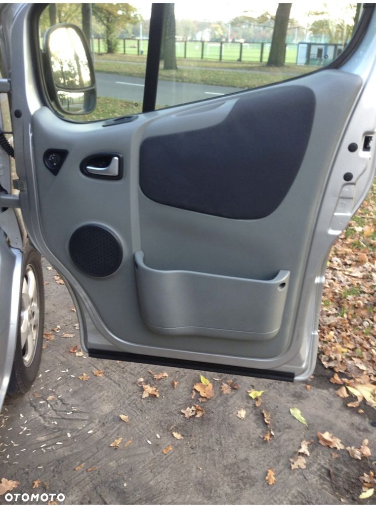 Opel Vivaro - 10