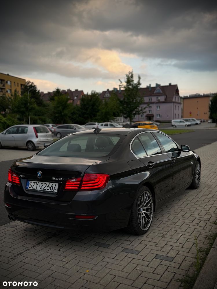 BMW Seria 5 528i xDrive Luxury Line - 4