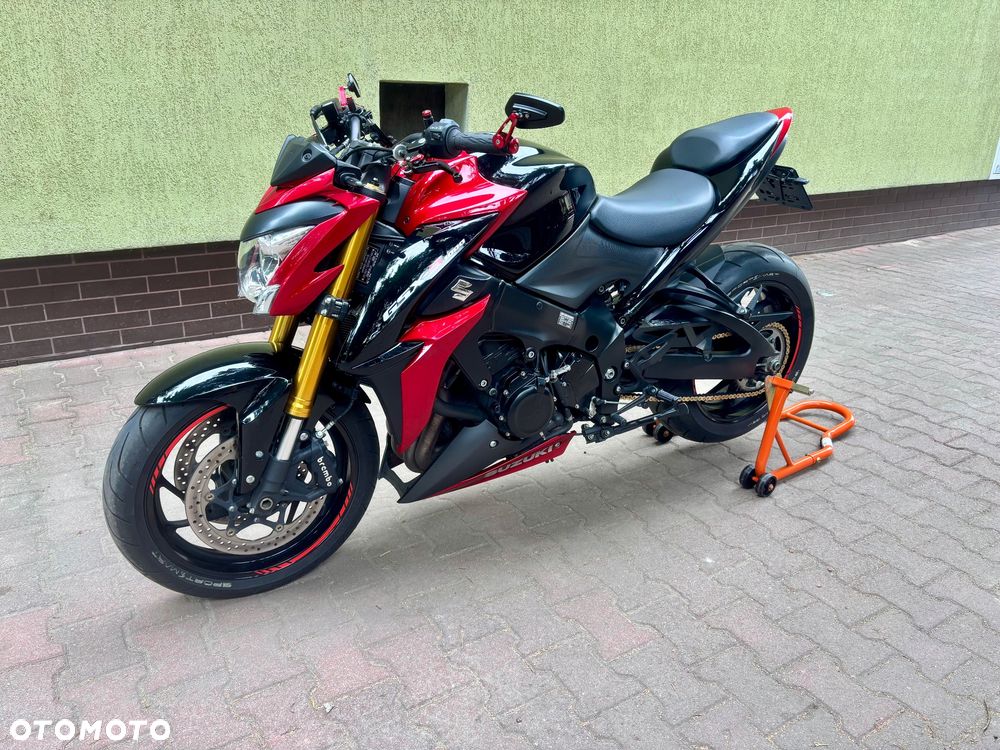 Suzuki GSX 1000 - 3