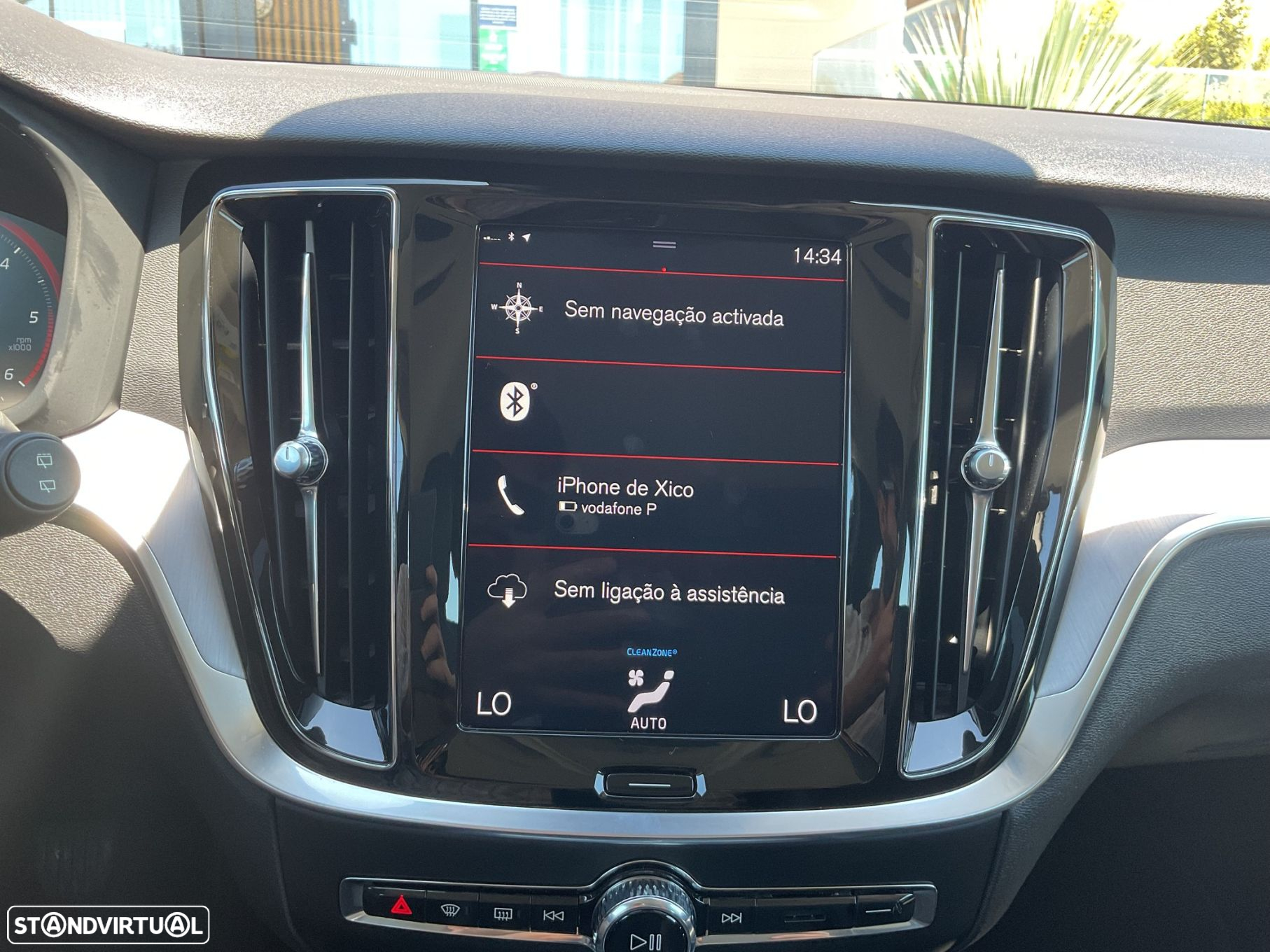 Volvo V60 2.0 D3 Momentum - 25