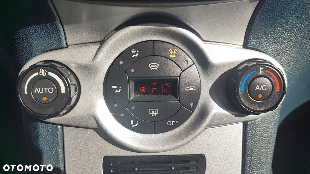 Ford Fiesta 1.25 Champions Edition - 30