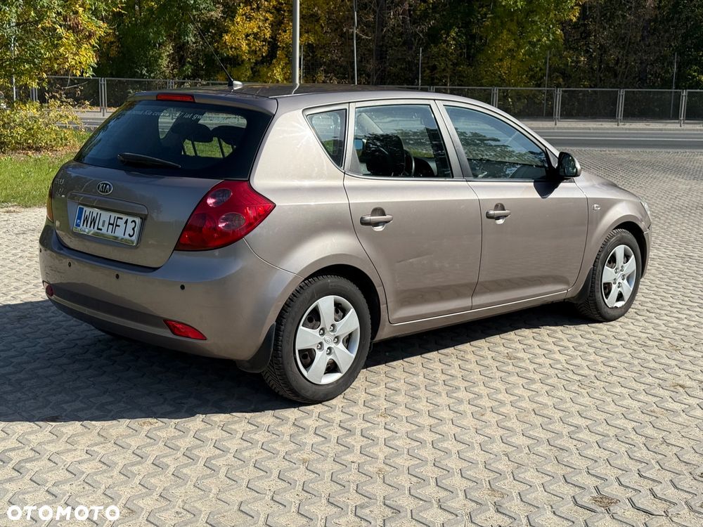 Kia Ceed 1.4 Comfort + - 4