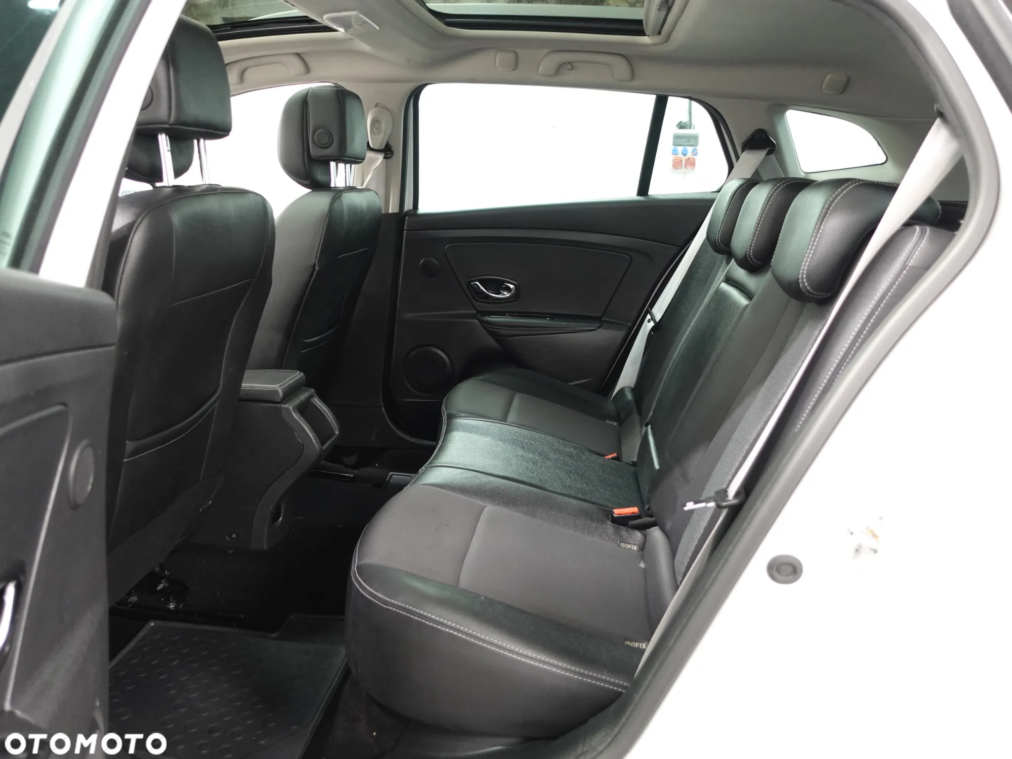 Renault Megane Grandtour ENERGY TCe 115 Start & Stop Bose Edition - 24