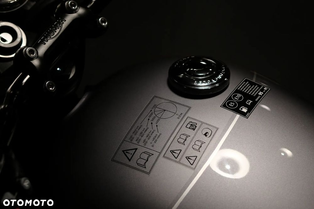 Triumph Bonneville - 5