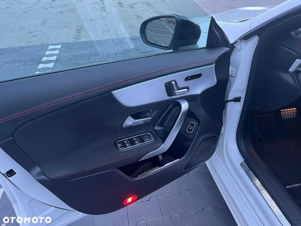 Mercedes-Benz CLA - 16
