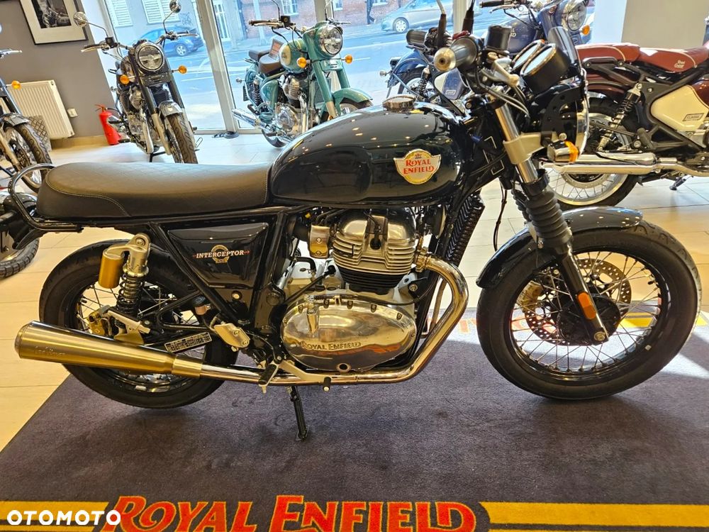 Royal Enfield Interceptor - 3