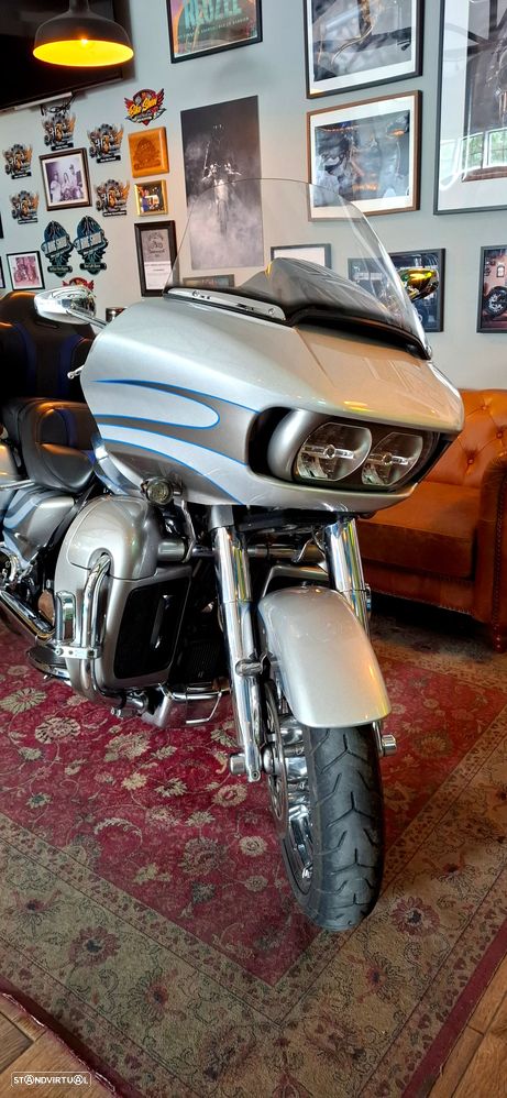 Harley-Davidson Road Glide CVO - 2