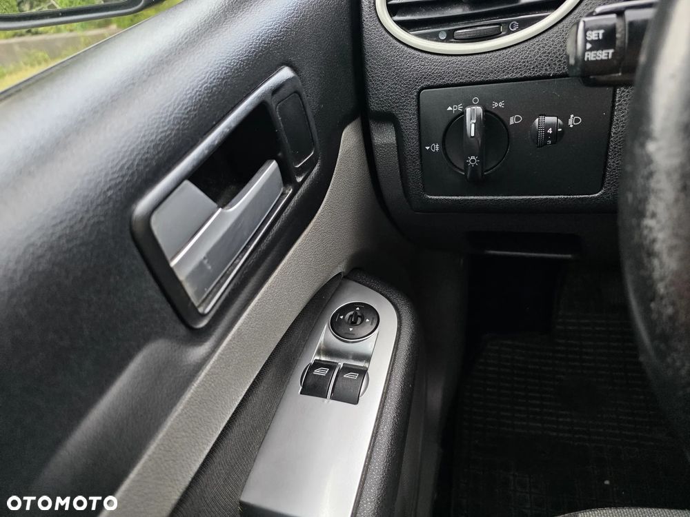 Ford Focus - 15