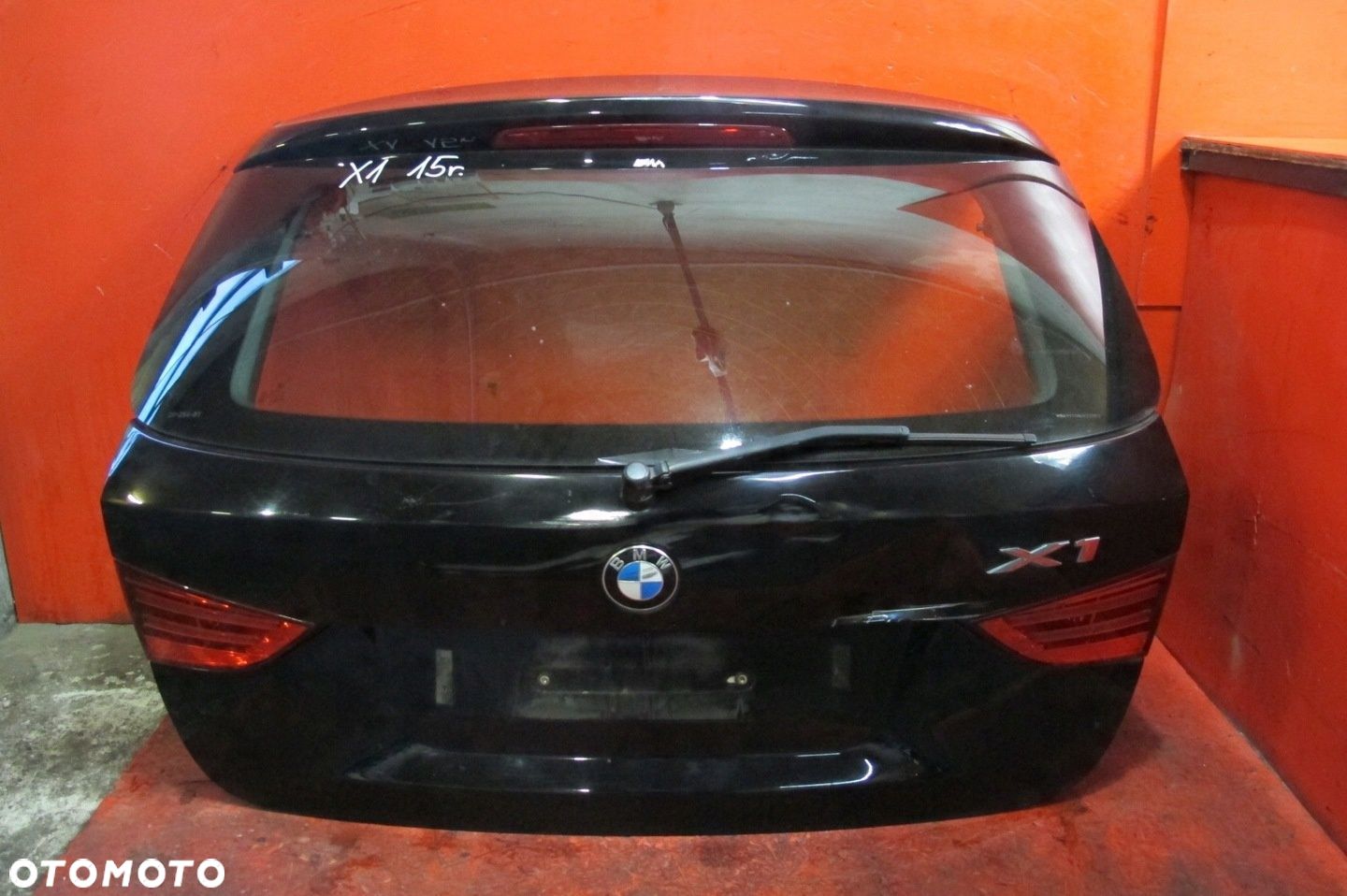 BMW X1 E84 LCI LIFT KLAPA SZYBA BAGAŻNIKA TYŁ TYLNA 668 SCHWARZ 2 - 1