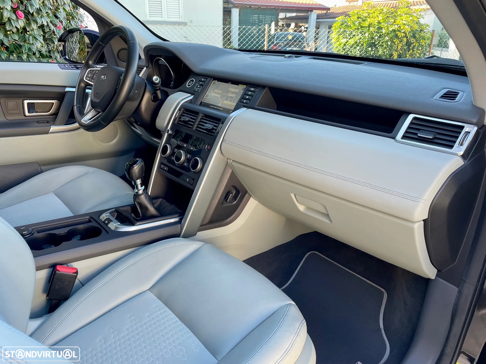 Land Rover Discovery Sport 2.0 TD4 SE - 35