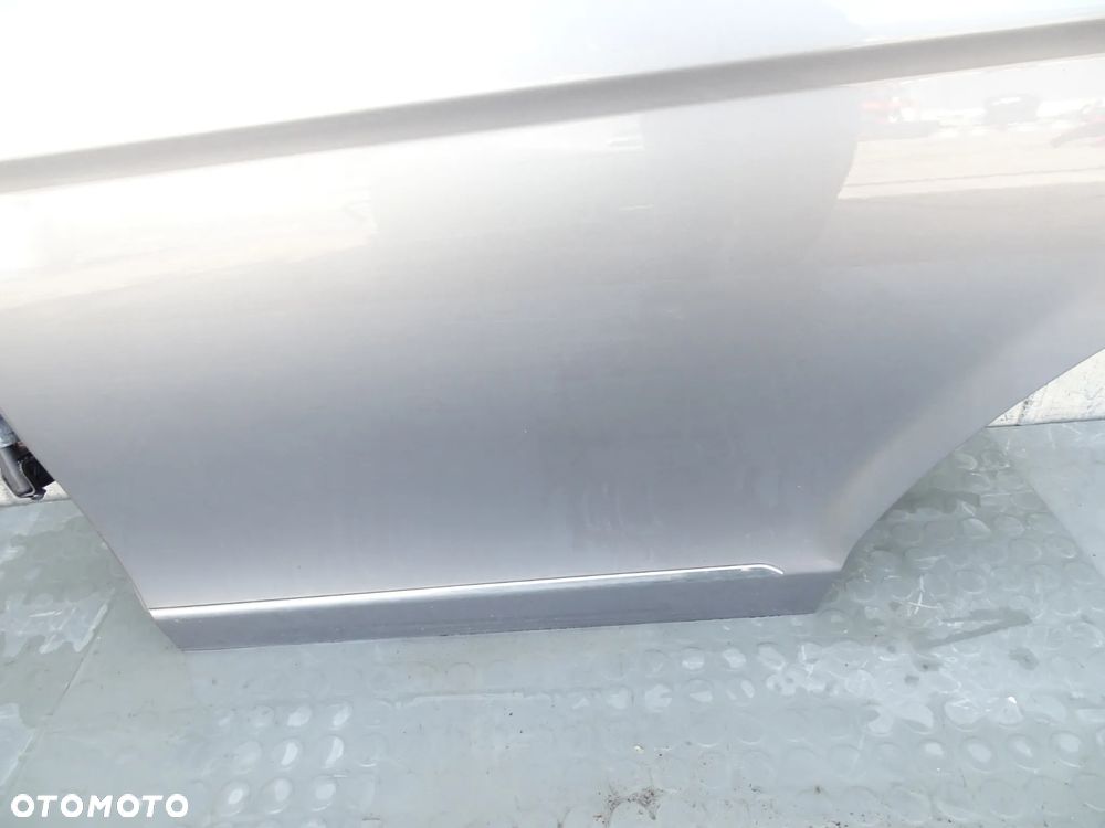 Mercedes  C Klasa W204 Drzwi lewy tył kombi C792 - 7