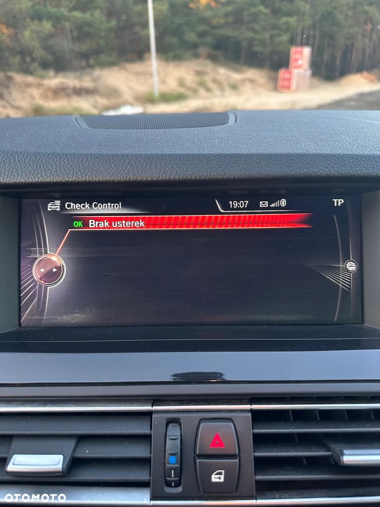 BMW Seria 5 520d xDrive - 17