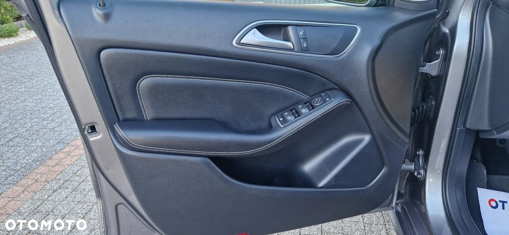Mercedes-Benz Klasa B 180 7G-DCT Style - 14
