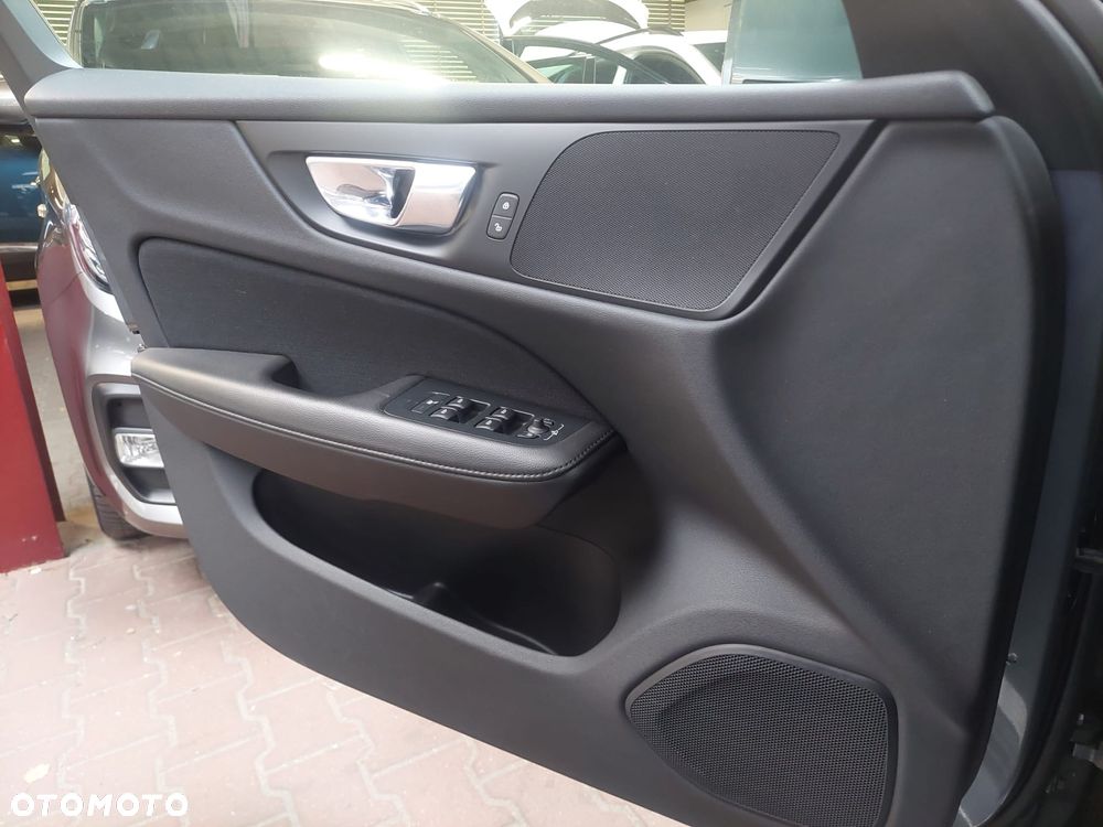 Volvo V60 D3 Momentum - 28