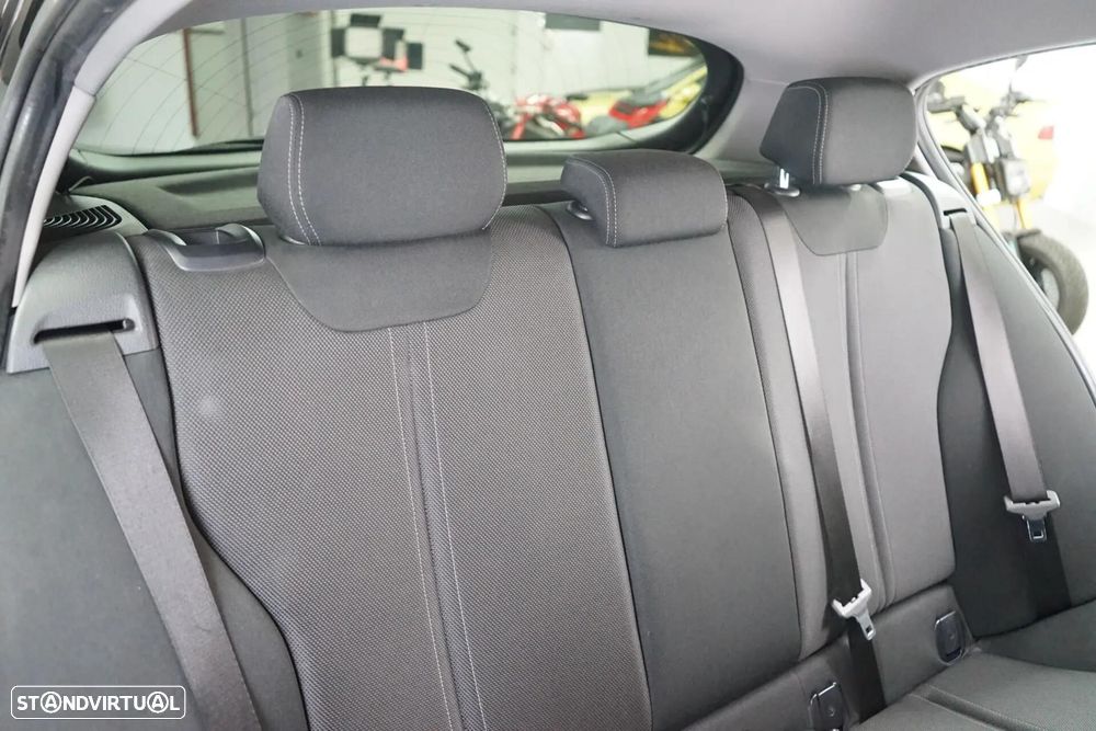 BMW 116 d Luxury Line - 40