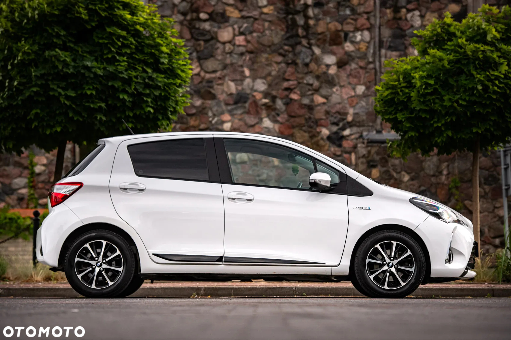 Toyota Yaris Hybrid 100 Premium EU6 - 5