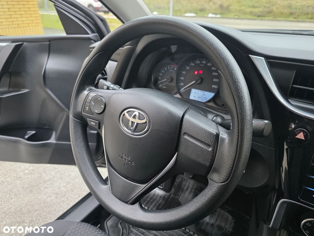 Toyota Corolla 1.6 Active EU6 - 17