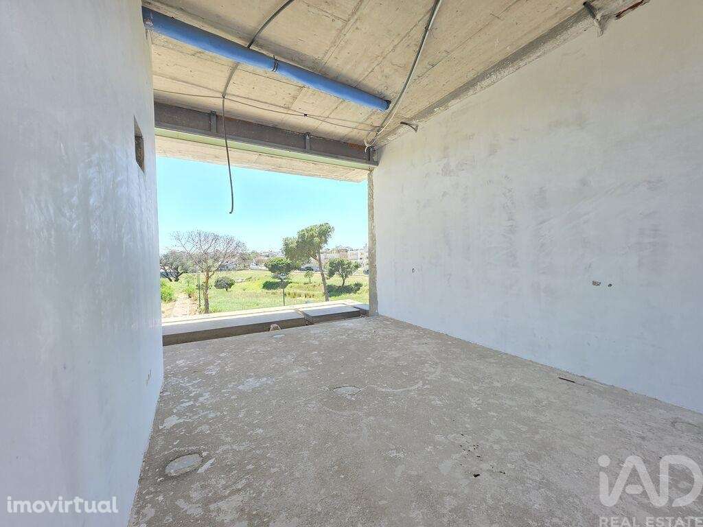 Casa / Villa T5 em Montenegro de 427,00 m2 - Grande imagem: 5/6