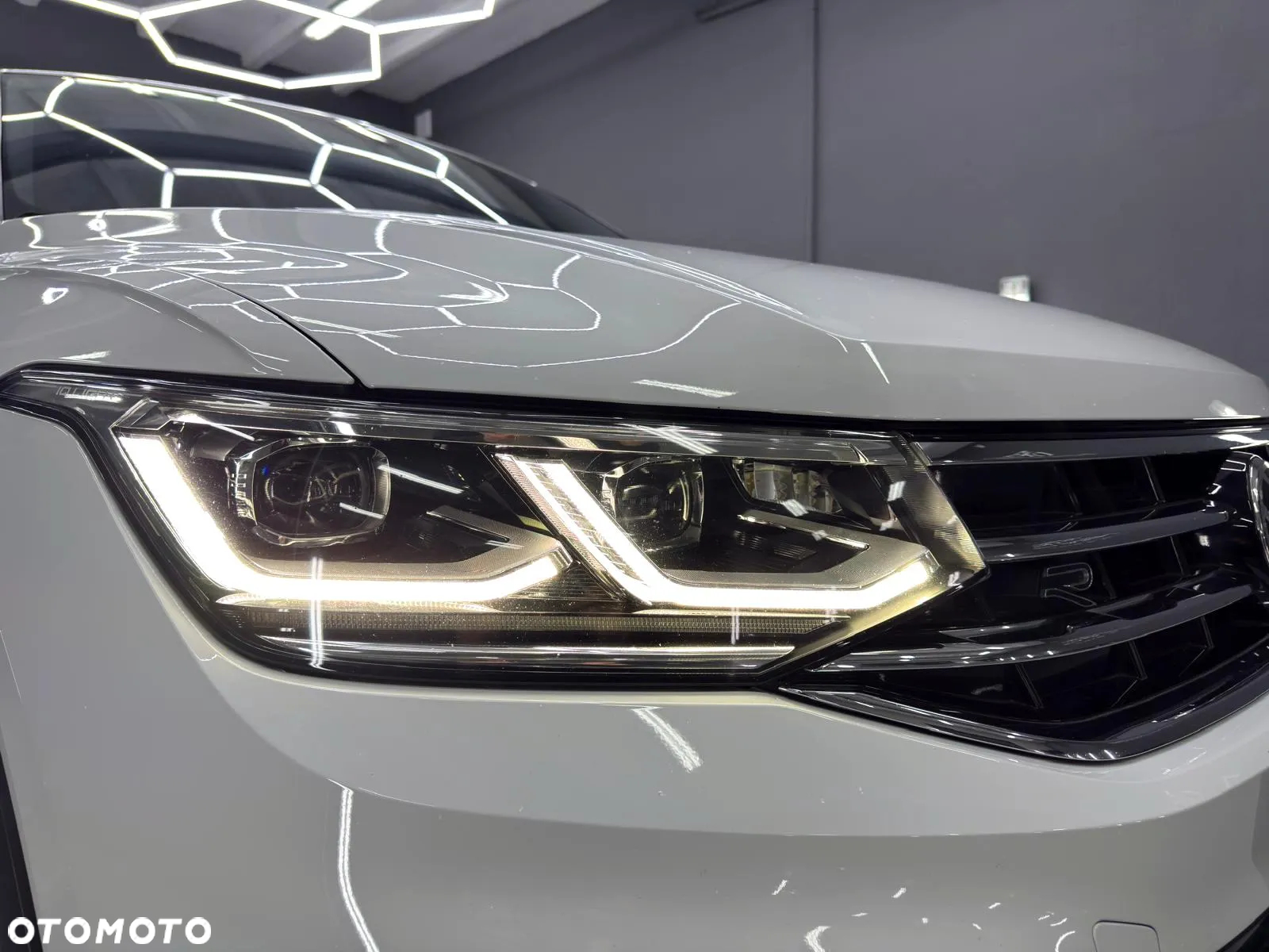 Volkswagen Tiguan 2.0 TDI SCR 4MOTION DSG R-Line - 10