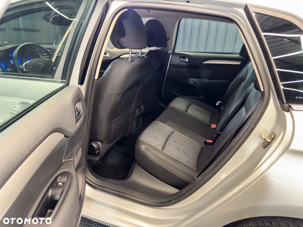 Citroën C4 HDi 115 Exclusive - 23