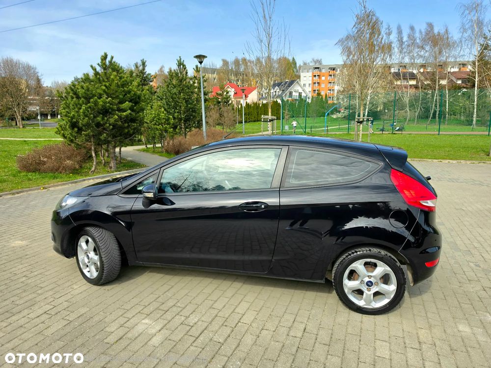 Ford Fiesta 1.25 Ambiente - 2