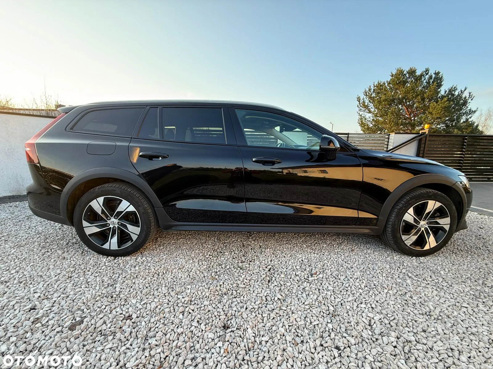 Volvo V60 Cross Country Pro T5 AWD - 9