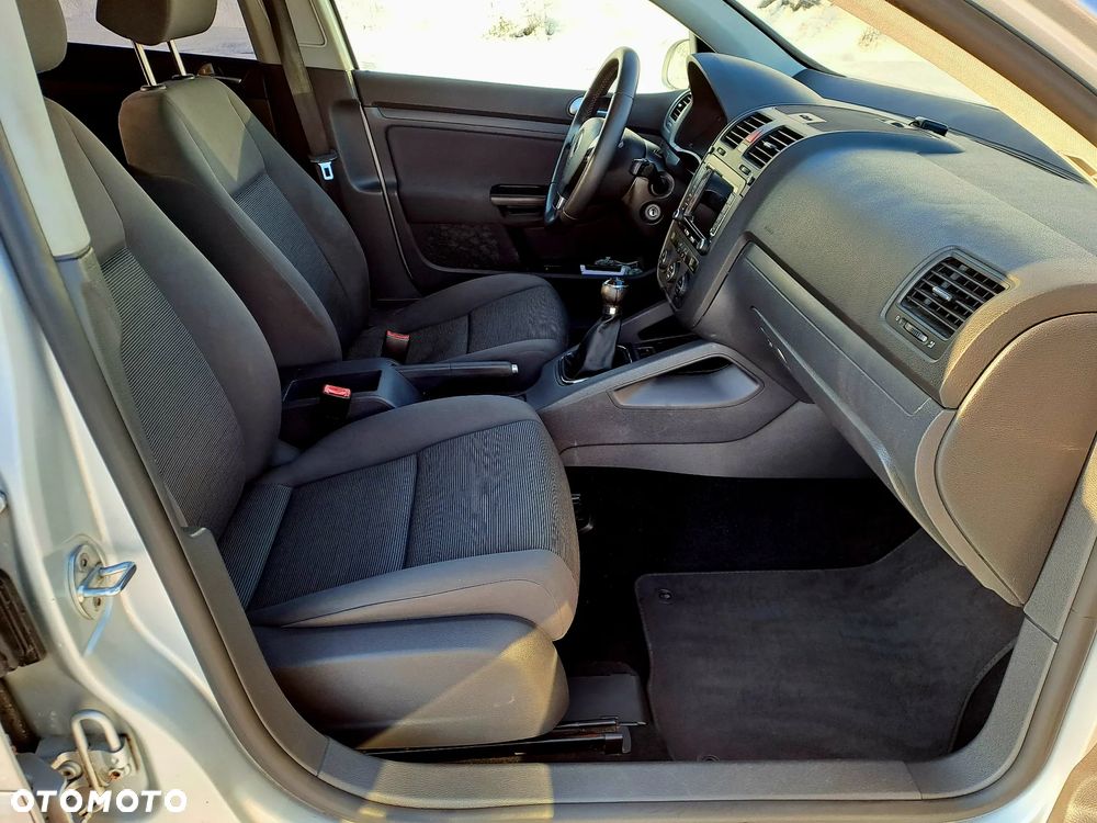 Volkswagen Golf 1.6 Comfortline - 6