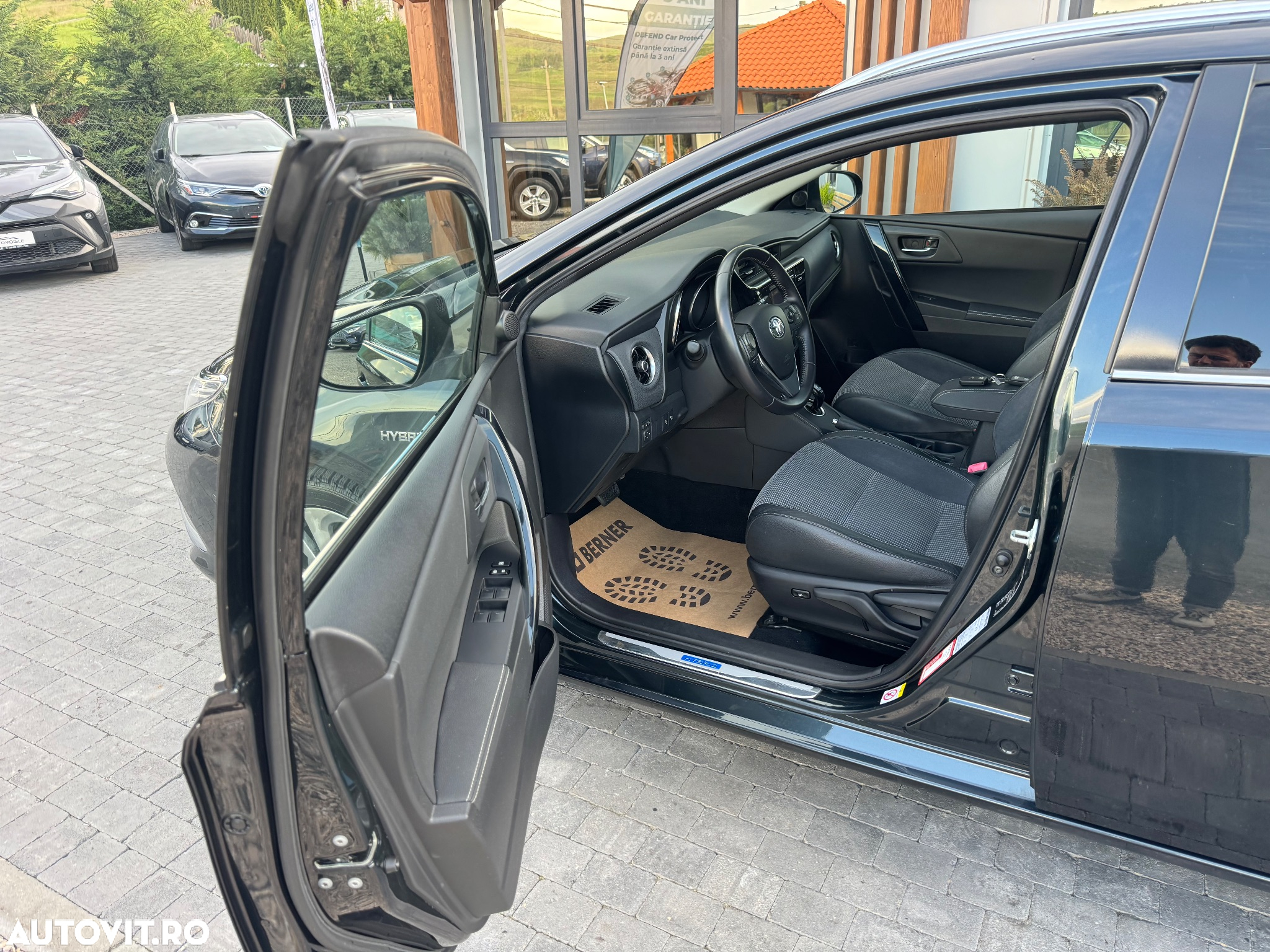 Toyota Auris 1.8 L VVT-i Hybrid Sol - 7